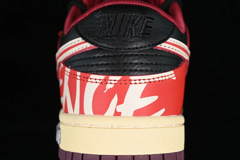 All categories Nk SB Dunk series Nk SB Dunk Low Low-top sneakers Nk Dunk Low WUYA Violent aesthetics Cool graffiti Retro distressed Deconstruction SB strap low-top casual sneakers DJ6188-600